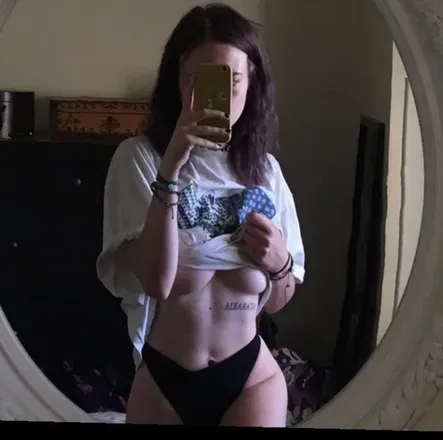 OnlyFans cuenta uncensoredlesbian avatar 1