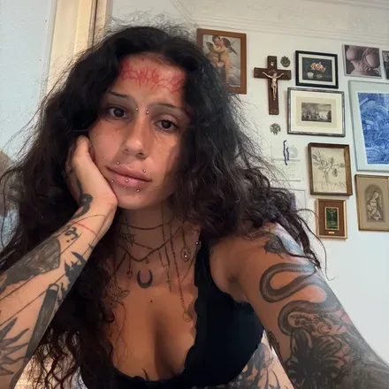 OnlyFans cuenta avanoiri avatar 1