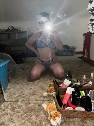 OnlyFans cuenta ari0203 avatar 1