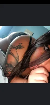 OnlyFans cuenta alltherightcurvesxo avatar 1
