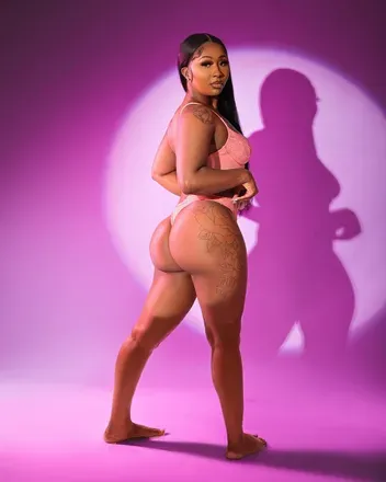 OnlyFans cuenta arikavariii avatar 1