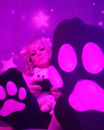 OnlyFans cuenta littlelavenderwitch header 2
