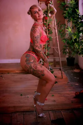 OnlyFans cuenta the_duchess_of_sin header 2