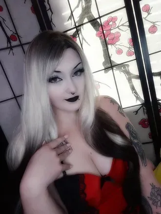 OnlyFans cuenta sorceressshilohfindom avatar 1