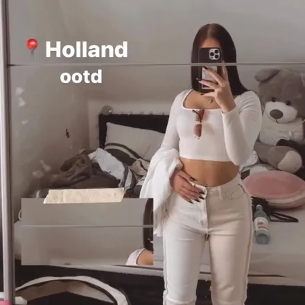 OnlyFans account  jennyysip header 2