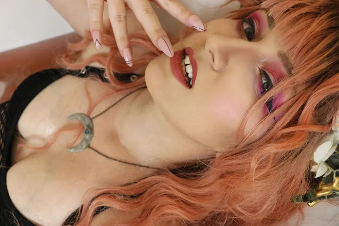 OnlyFans cuenta catchild header 2