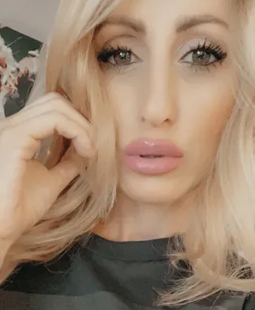 OnlyFans cuenta aliromo avatar 1