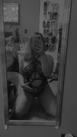 OnlyFans cuenta kendralyneee avatar 1