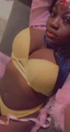 OnlyFans cuenta mshenny22 header 2