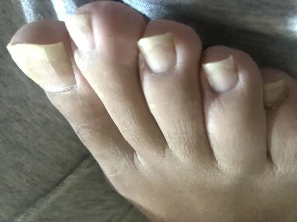 OnlyFans cuenta smellfeet header 2