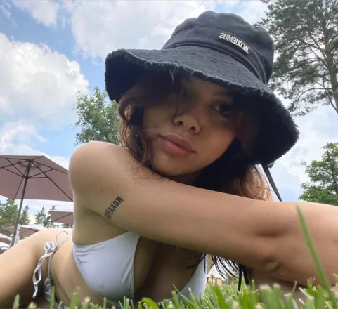 OnlyFans cuenta heyheyzzy previous_headers_2 3