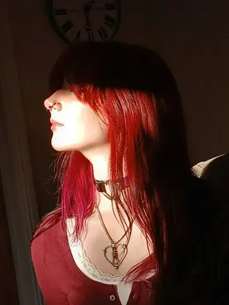 OnlyFans account  evieiris avatar 1