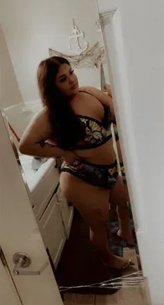 OnlyFans cuenta naughtyplusmamiii header 2