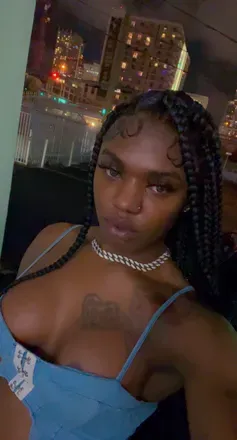 OnlyFans cuenta tsmckenzieee header 2