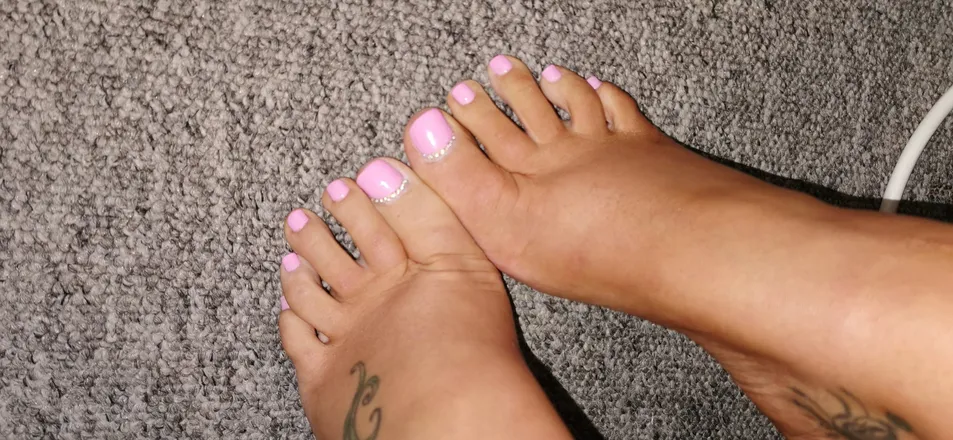 OnlyFans account  thesweettfeett header 2