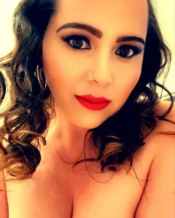 OnlyFans account  escape_withlibby avatar 1
