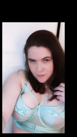 OnlyFans account  cheekyredfox avatar 1