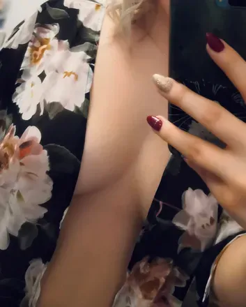 OnlyFans cuenta wifematerialll previous_avatars_1 3