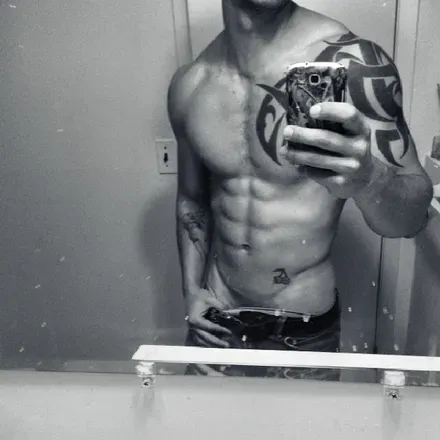 OnlyFans cuenta theguy1989 header 2