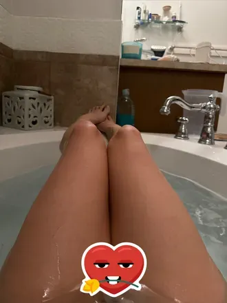 OnlyFans cuenta legsbunny header 2