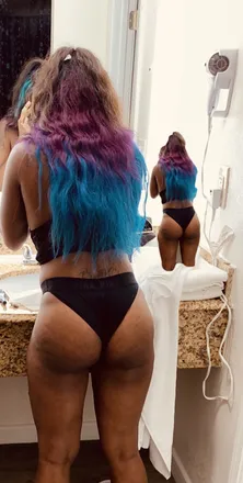 OnlyFans cuenta queenandstrokes header 2