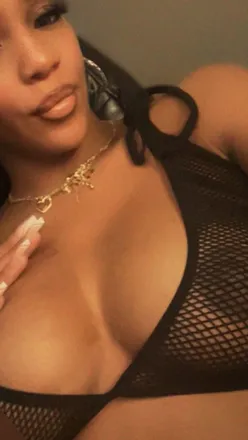 OnlyFans cuenta sugarhoni header 2