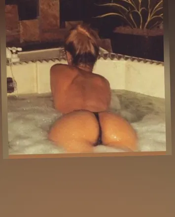 OnlyFans cuenta carolchi header 2