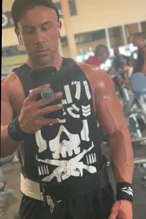OnlyFans account  loganexx avatar 1