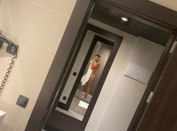 OnlyFans cuenta tuculitolatino header 2