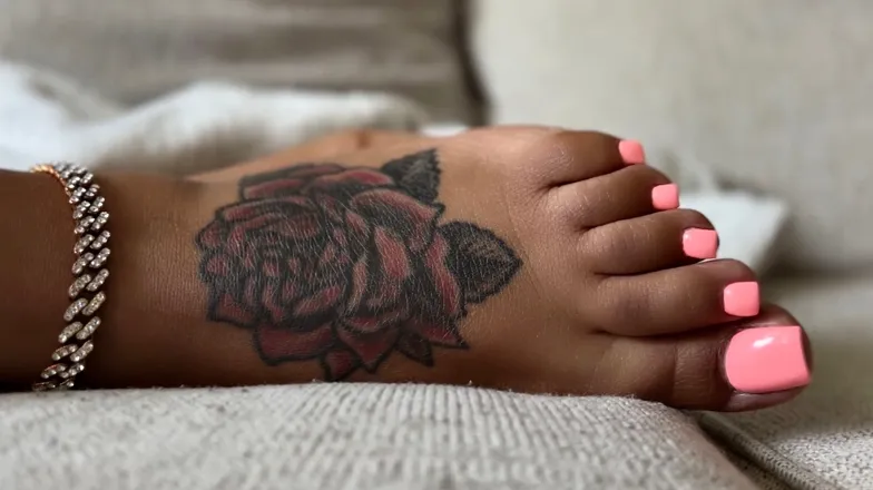 OnlyFans cuenta aminahfeet header 2