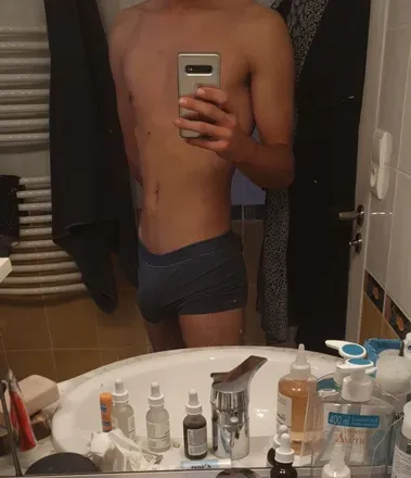 OnlyFans cuenta adrienhung avatar 1