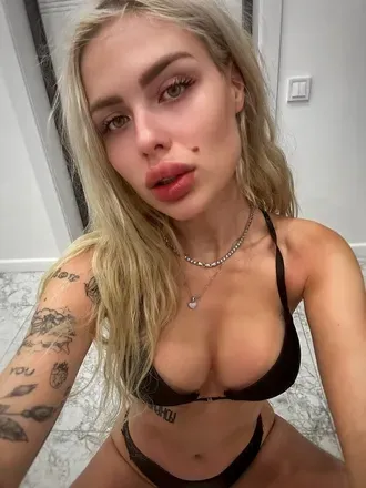 OnlyFans cuenta i_can_be_your_favorite avatar 1