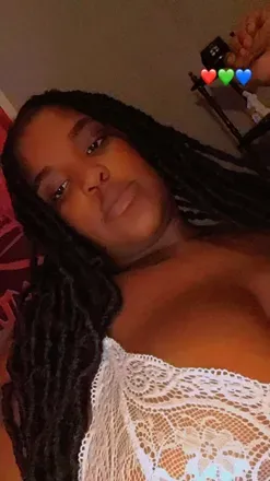 OnlyFans cuenta kyishalove header 2