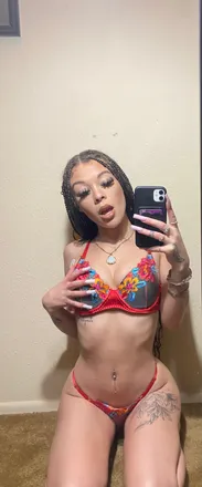 OnlyFans cuenta skyblu444 header 2