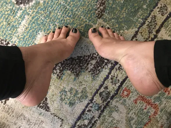 OnlyFans cuenta feetme_xo header 2