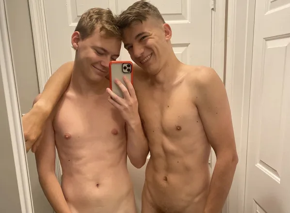OnlyFans cuenta twohungtwinks header 2