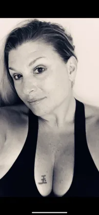 OnlyFans cuenta live_love_laugh_11 header 2