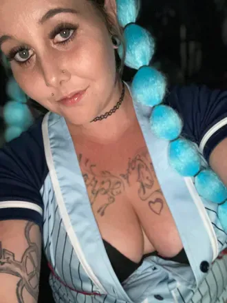 OnlyFans cuenta piercedtattedmama avatar 1