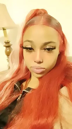 OnlyFans cuenta prettiinredd header 2