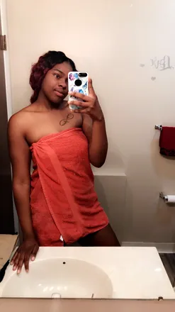 OnlyFans cuenta itsnaiyabitchh header 2