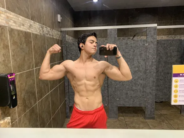 OnlyFans account  guecarr avatar 1