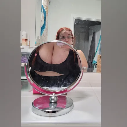 OnlyFans cuenta hipstitsandbelly header 2