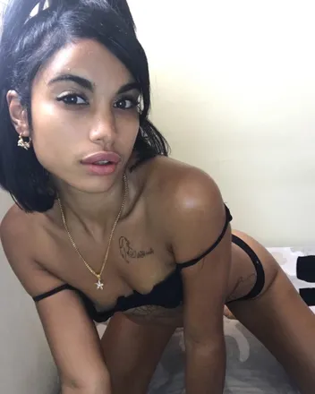 OnlyFans cuenta lareinaamaeya24 header 2