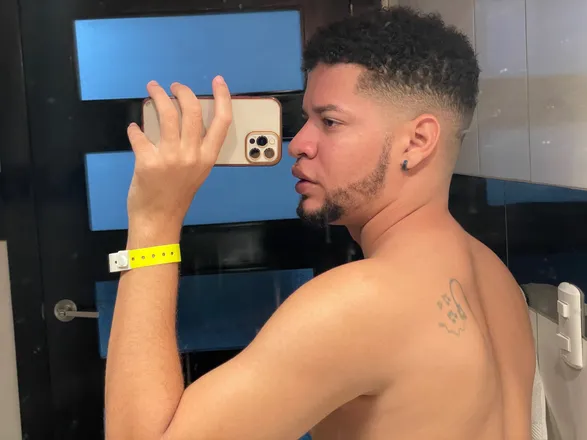 OnlyFans cuenta hojanii header 2