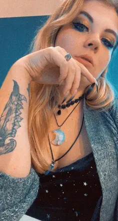 OnlyFans account  izzi_bee avatar 1