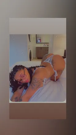 OnlyFans cuenta isis.husslee header 2