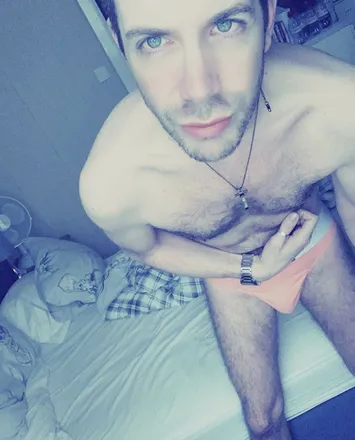 OnlyFans cuenta uncutandhairy header 2
