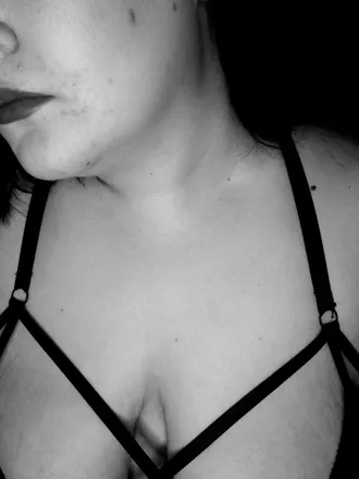 OnlyFans account  plus_mayley header 2