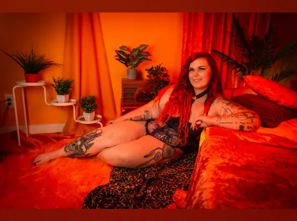 OnlyFans cuenta maelilymonroe header 2