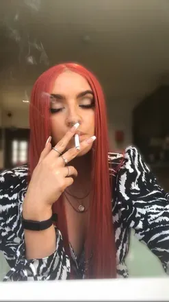 OnlyFans cuenta saffron_smokes avatar 1